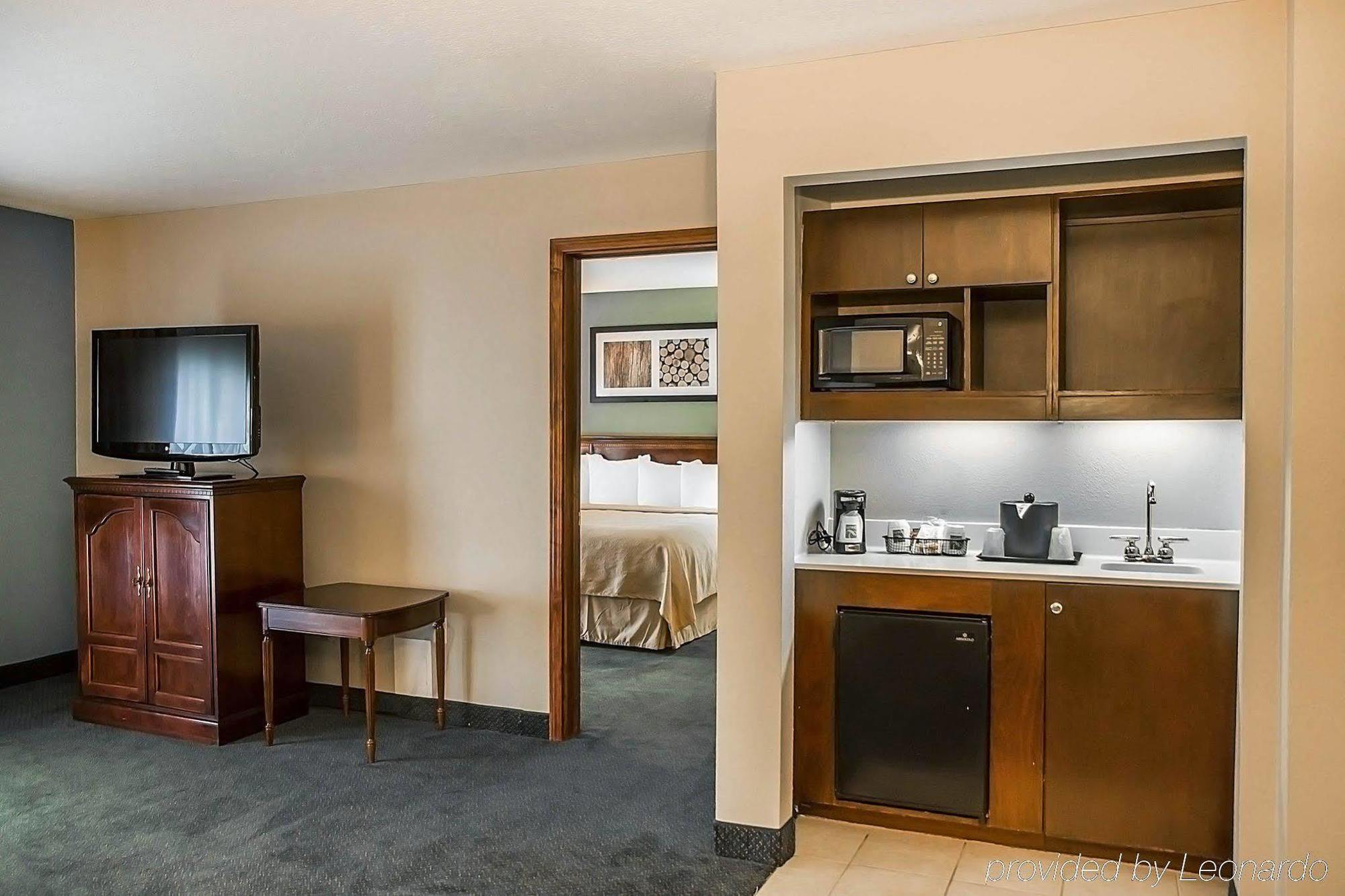 ספרינגדייל Quality Inn & Suites Cincinnati I-275 מראה חיצוני תמונה