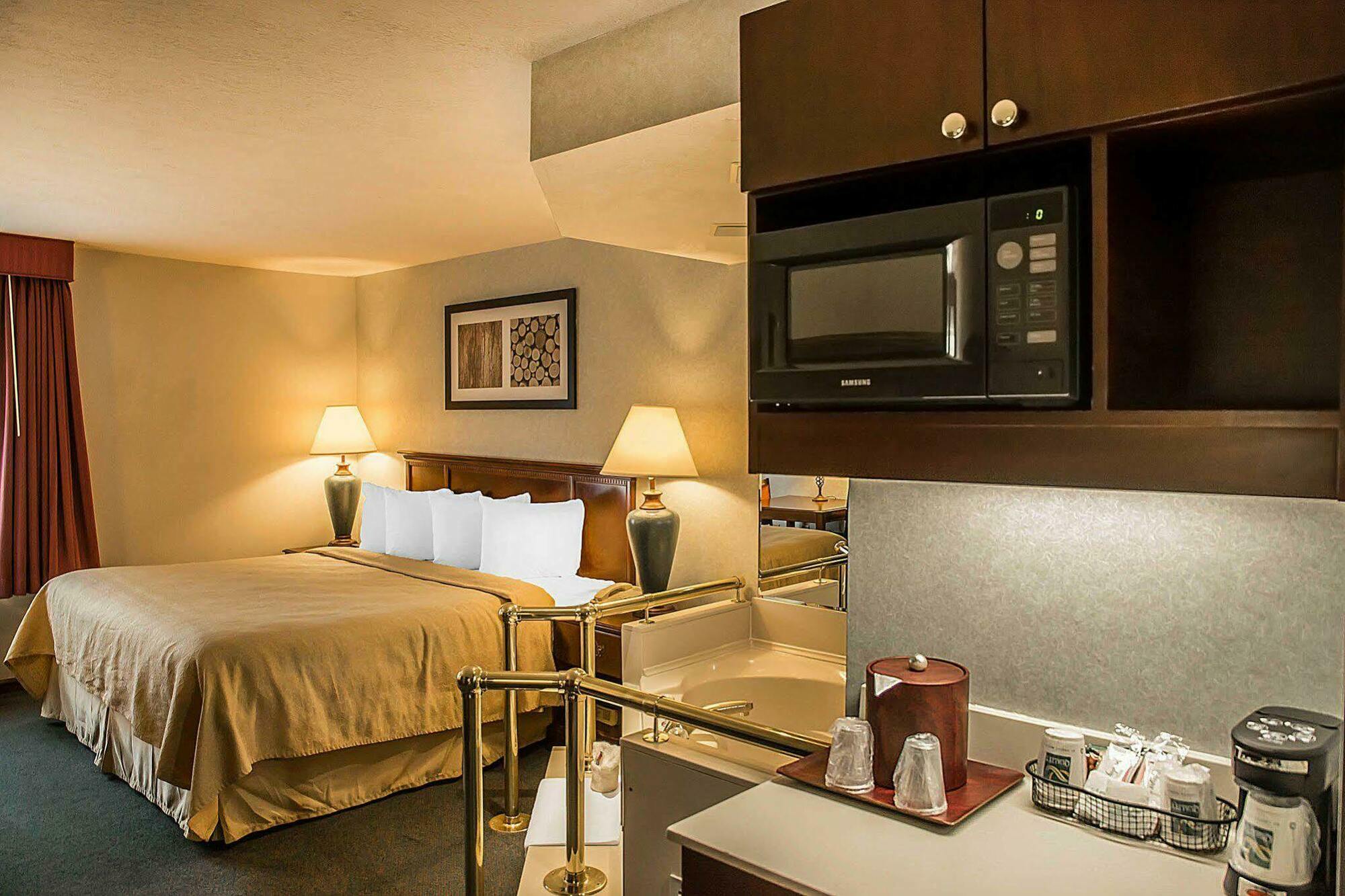 ספרינגדייל Quality Inn & Suites Cincinnati I-275 מראה חיצוני תמונה